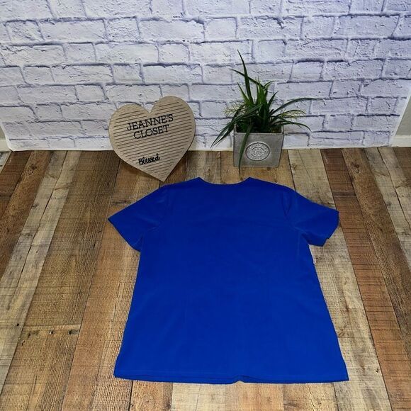 Figs royal blue scrub top xl - Picture 5 of 10